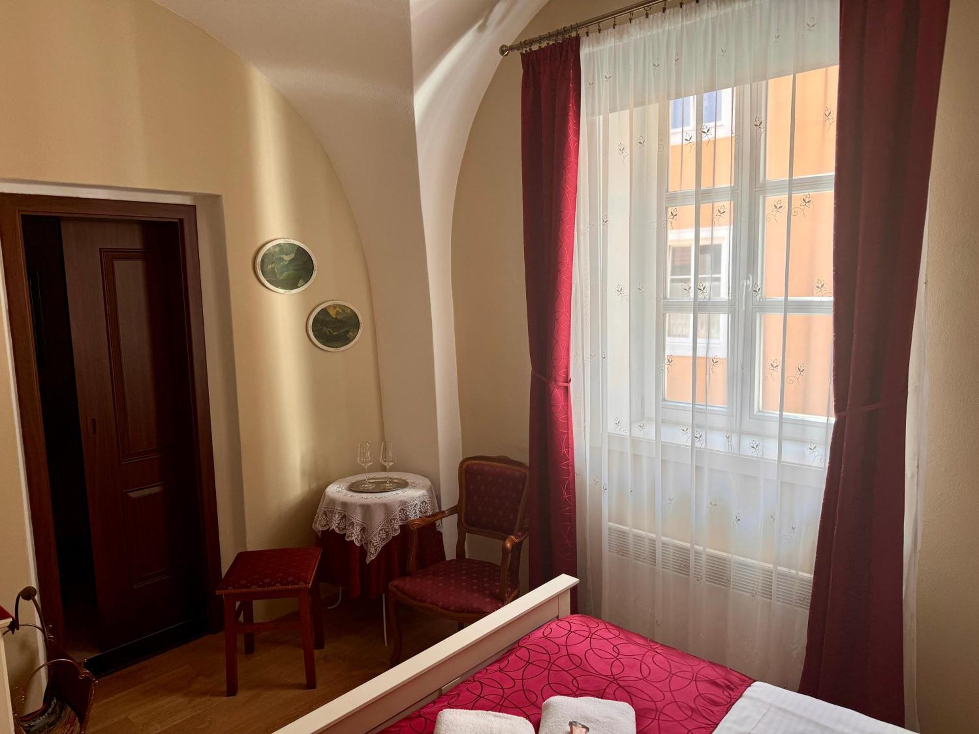 Vinna Kavarna Mikulov Exterior photo
